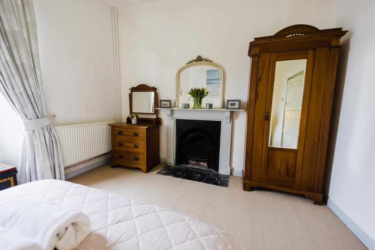 May Tree Cottage Manorbier 5 Mins From The Beach Sleeps 4 외부 사진