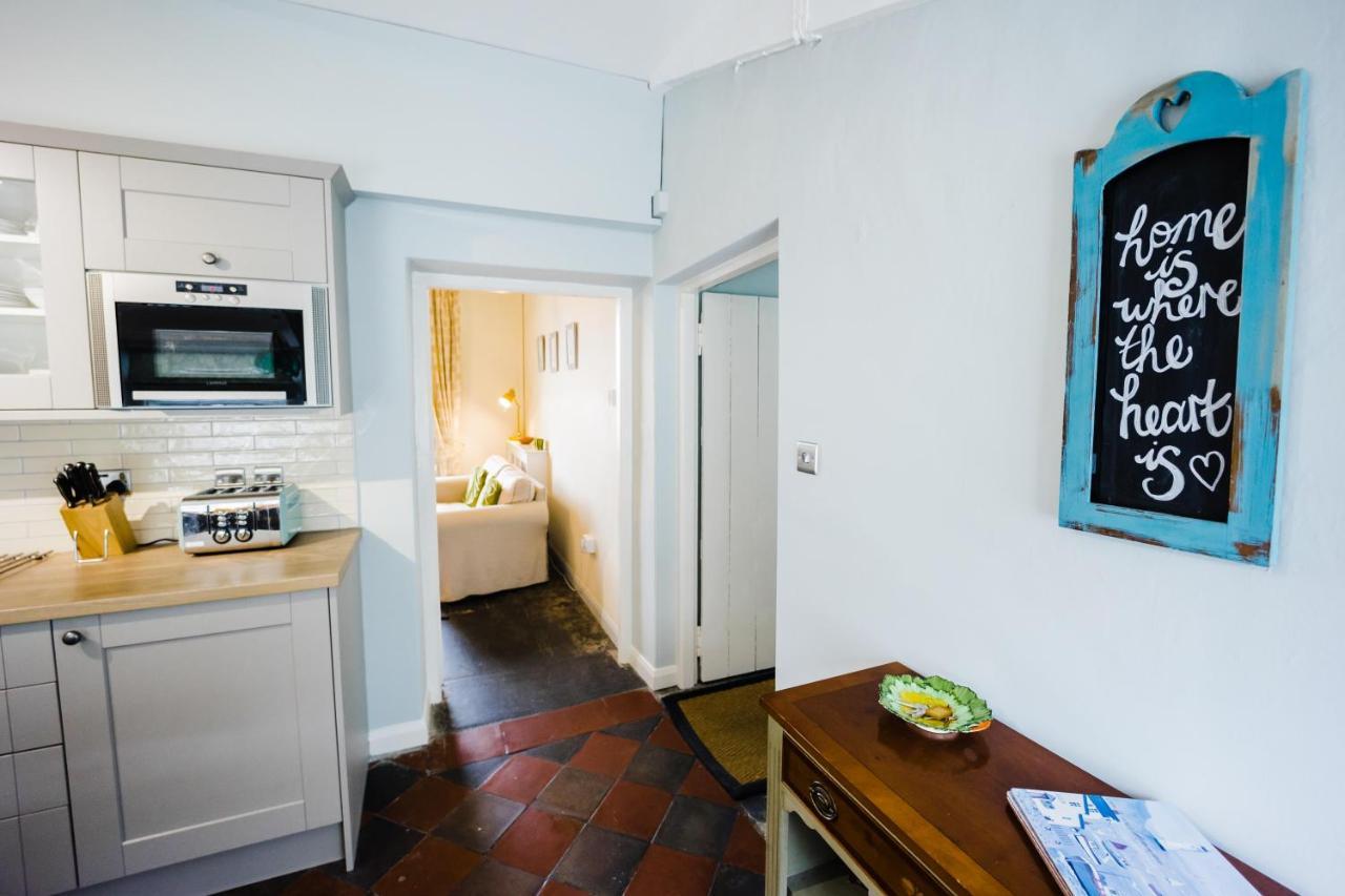 May Tree Cottage Manorbier 5 Mins From The Beach Sleeps 4 외부 사진