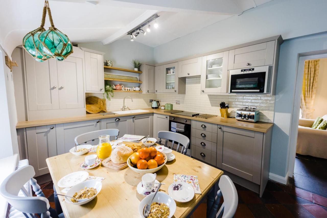 May Tree Cottage Manorbier 5 Mins From The Beach Sleeps 4 외부 사진