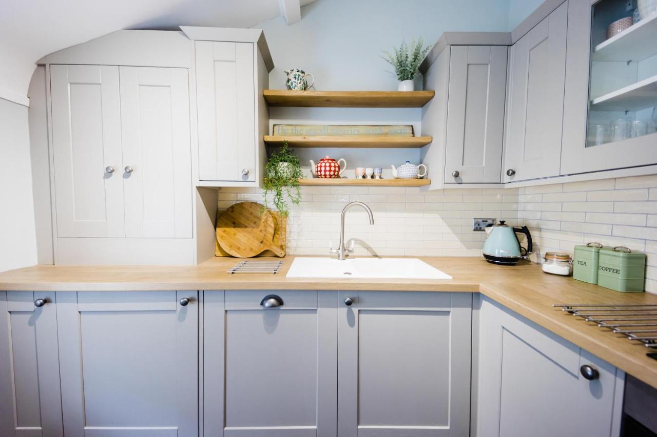 May Tree Cottage Manorbier 5 Mins From The Beach Sleeps 4 외부 사진