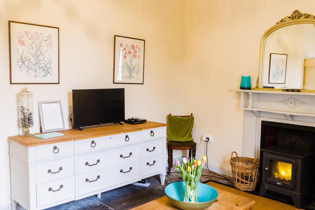 May Tree Cottage Manorbier 5 Mins From The Beach Sleeps 4 외부 사진