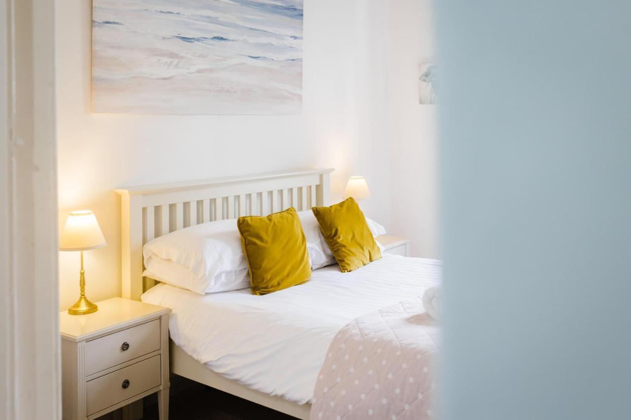 May Tree Cottage Manorbier 5 Mins From The Beach Sleeps 4 외부 사진