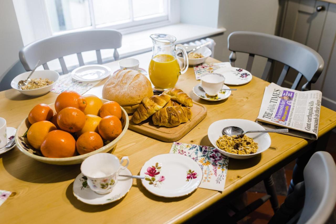 May Tree Cottage Manorbier 5 Mins From The Beach Sleeps 4 외부 사진