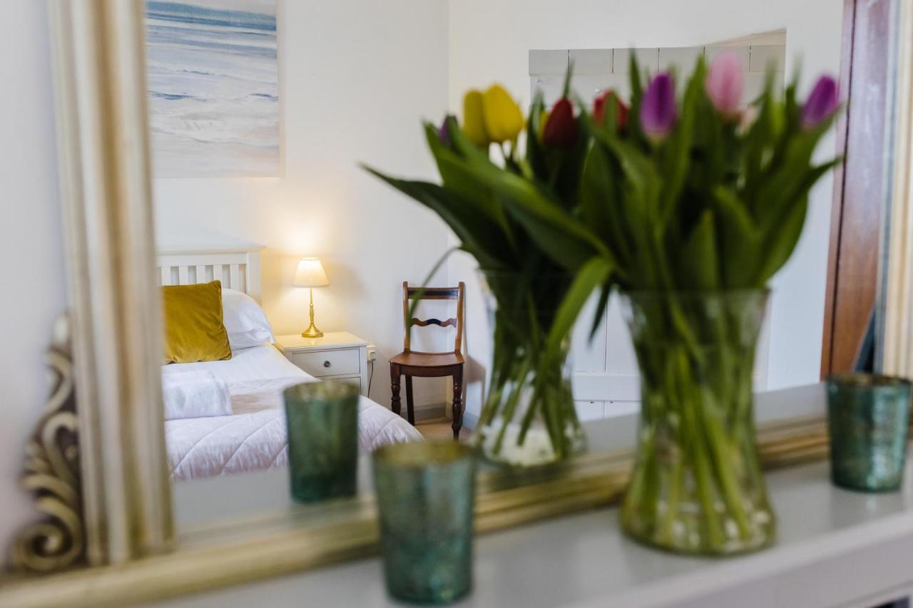 May Tree Cottage Manorbier 5 Mins From The Beach Sleeps 4 외부 사진